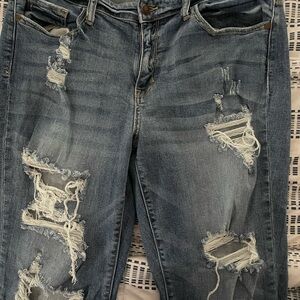 Judy Blue Ripped Denim Boyfriend Jeans